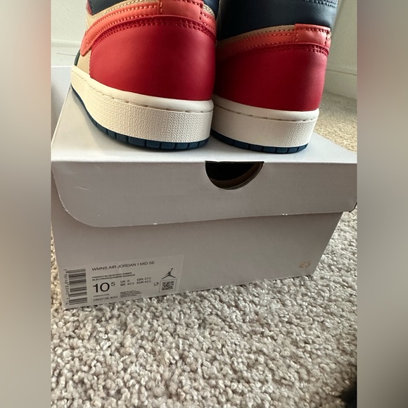 SOLD. - Picture 4 of 7